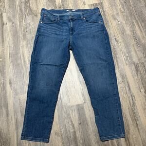 Levi's Boyfriend Jeans Blue Denim Mid Rise 32x27 Medium Wash Crop